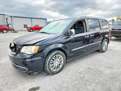2014 Chrysler Town AND Country Touring-L