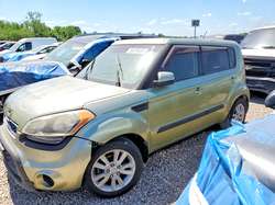 2013 KIA Soul +