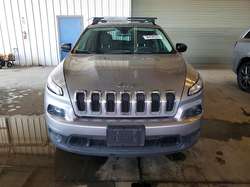 2017 Jeep Cherokee Sport — 9