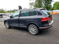 2016 Volkswagen Touareg Sport — 5