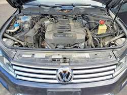 2016 Volkswagen Touareg Sport — 3
