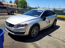 2016 Volvo V60 Cross Country Platinum