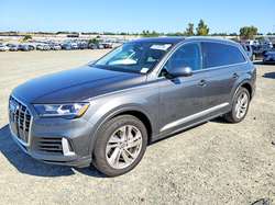 2020 Audi Q7 Premium Plus