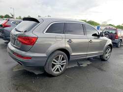 2012 Audi Q7 Premium Plus — 7