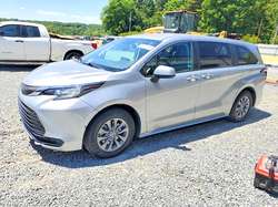2022 Toyota Sienna LE