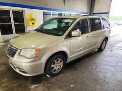 2013 Chrysler Town & Country Touring