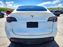 2024 Tesla Model Y — 10