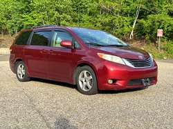 2014 Toyota Sienna XLE 8-Passenger