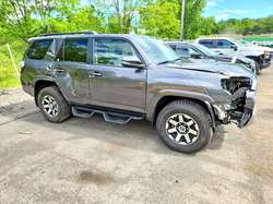 2023 Toyota 4RUNNER TRD OFF-Road Premium — 8