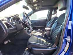 2014 Dodge Avenger R — 10