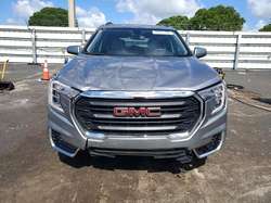 2023 GMC Terrain SLE — 10