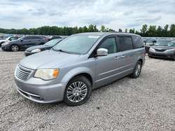 2014 Chrysler Town & Country Touring L