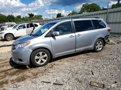 2016 Toyota Sienna LE
