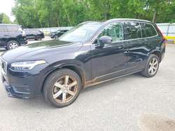 2021 Volvo XC90 T6 Momentum