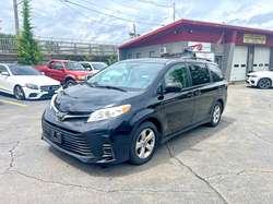2018 Toyota Sienna LE