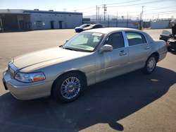 2010 Lincoln Town CAR Signature Limited