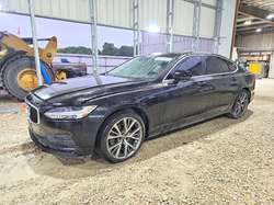 2018 Volvo S90 T8 Momentum