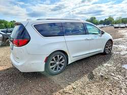 2017 Chrysler Pacifica Limited — 8