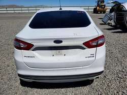 2015 Ford Fusion SE Hybrid — 9