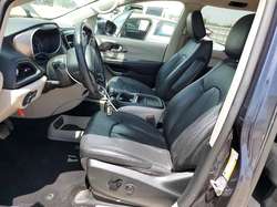 2020 Chrysler Pacifica Touring L — 12