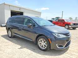 2020 Chrysler Pacifica Touring L — 9
