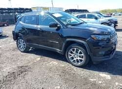 2023 Jeep Compass Latitude LUX FWD