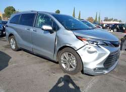 2022 Toyota Sienna Platinum