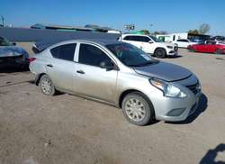 2015 Nissan Versa 1.6 S+