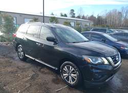 2017 Nissan Pathfinder SV