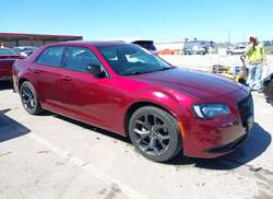 2021 Chrysler 300 Touring