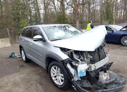2016 Toyota Highlander LE V6