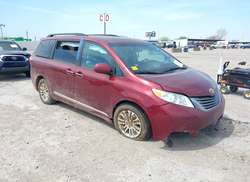 2017 Toyota Sienna XLE 8 Passenger