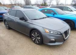 2022 Nissan Altima SV FWD