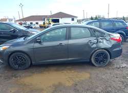 2016 Ford Focus SE — 14