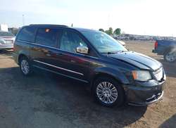 2013 Chrysler Town & Country Touring-L
