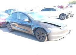 2025 Tesla Model 3 Long Range Rear-Wheel Drive/Standard Rear-Wheel Drive