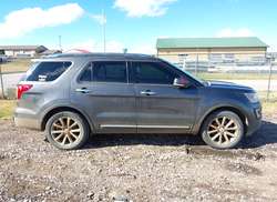 2016 Ford Explorer Limited — 12