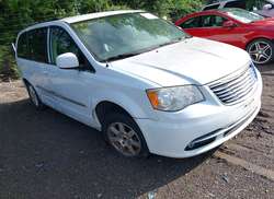 2014 Chrysler Town &AMP; Country Touring