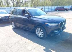 2017 Volvo XC90 T6 Momentum