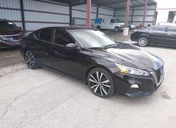 2022 Nissan Altima SR FWD