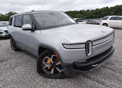 2023 Rivian R1S Adventure