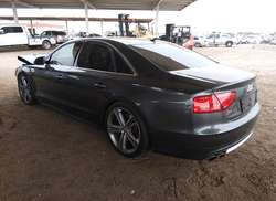 2013 Audi S8 4.0T — 3