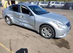 2015 Infiniti Q40  