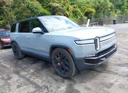2023 Rivian R1S Adventure