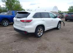 2015 Toyota Highlander Limited V6 — 4