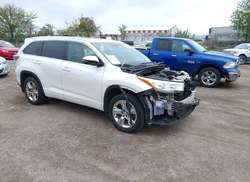 2015 Toyota Highlander Limited V6 — 1