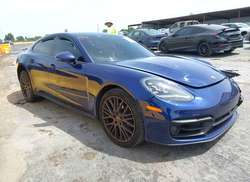 2023 Porsche Panamera 4/4 Platinum Edition/Platinum Edition