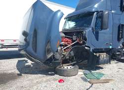 2022 Volvo VNL   — 9