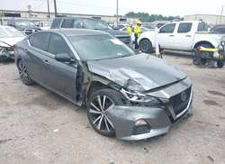 2021 Nissan Altima SR FWD