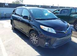 2018 Toyota Sienna XLE 8 Passenger